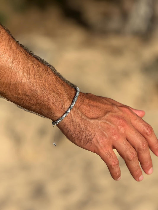 Men’s Matte Hematite Spike Bracelet – Bold Minimalist Wristwear for Modern Style