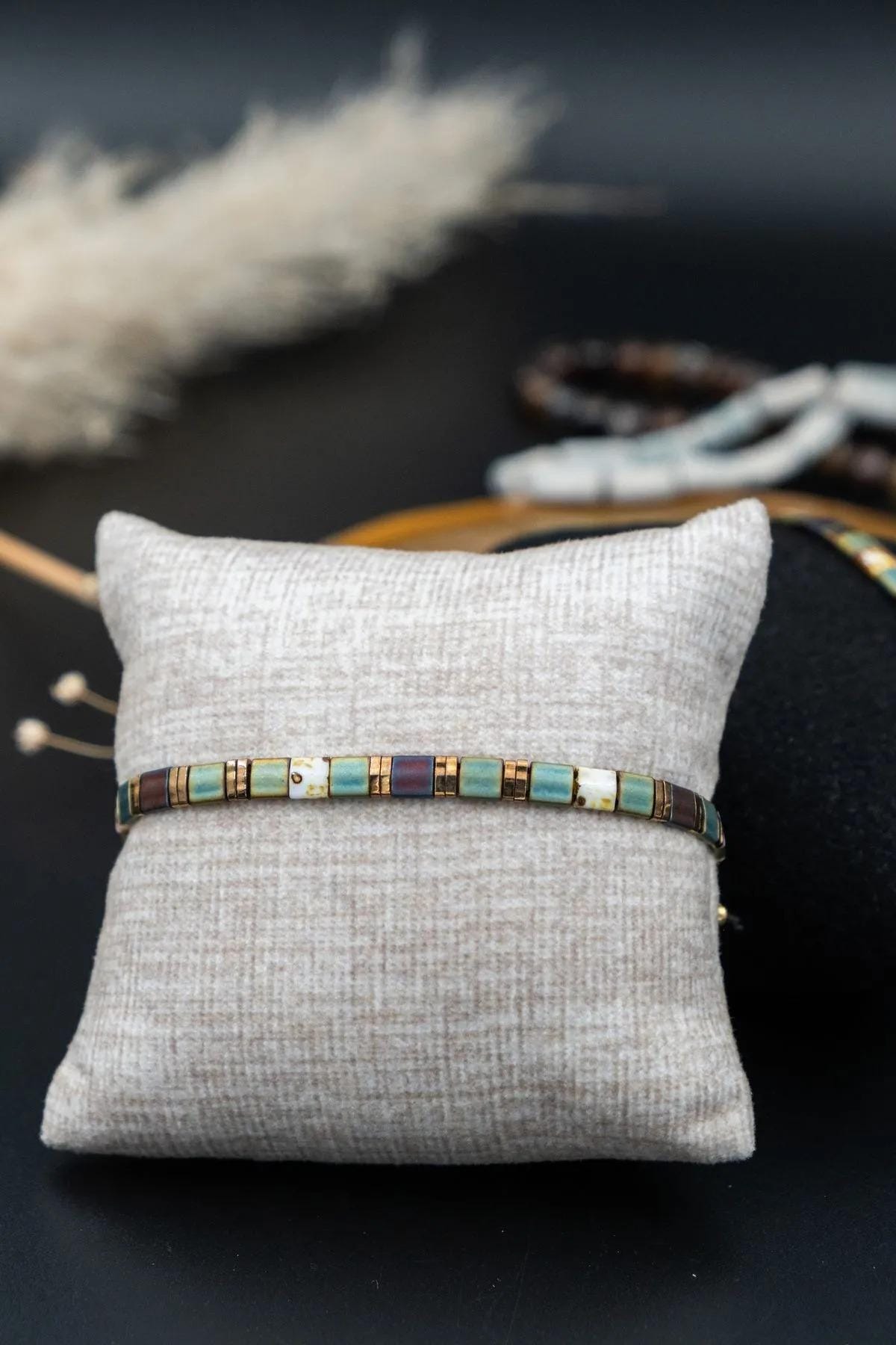 Handmade Aqua Green Unisex Bracelet with Rectangular-Cut Natural Stones