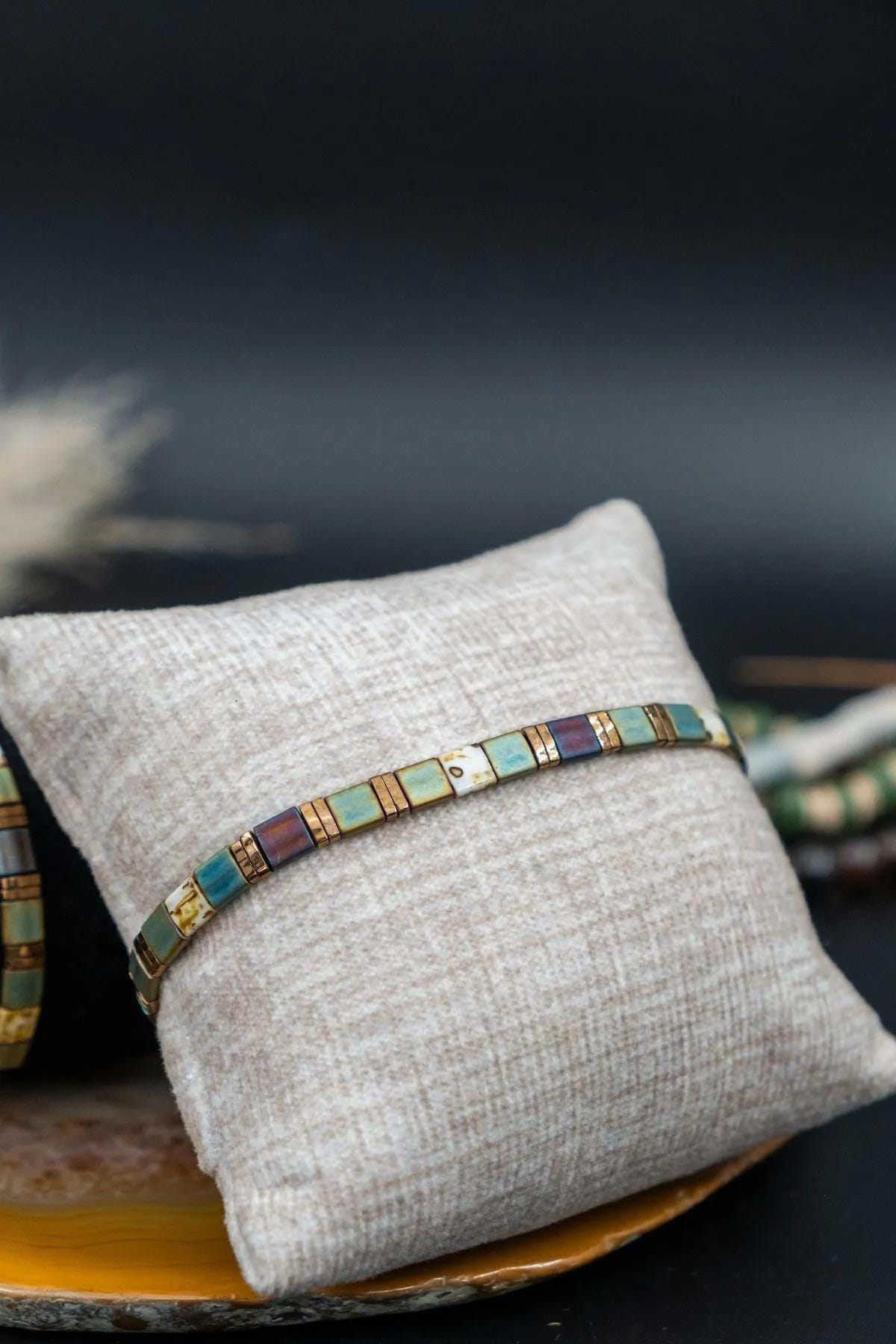 Handmade Aqua Green Unisex Bracelet with Rectangular-Cut Natural Stones