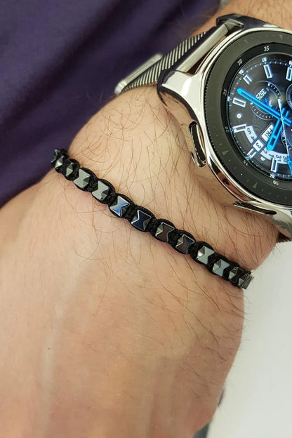 Handcrafted Matte Hematite Macramé Bracelet for Men – Stylish and Adjustable Wristwear