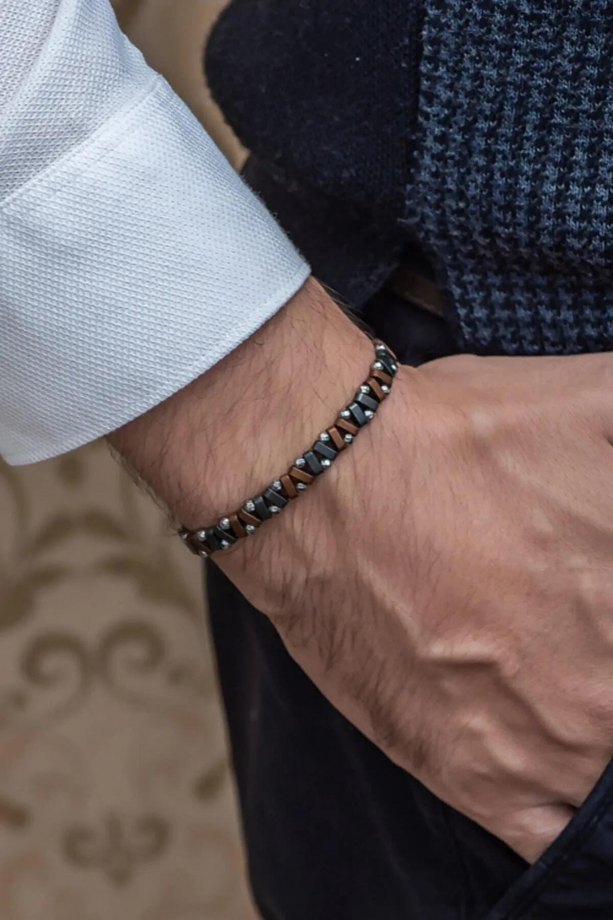 Men's Zigzag Pattern Hematite Natural Stone Bracelet – Stylish Macrame Design
