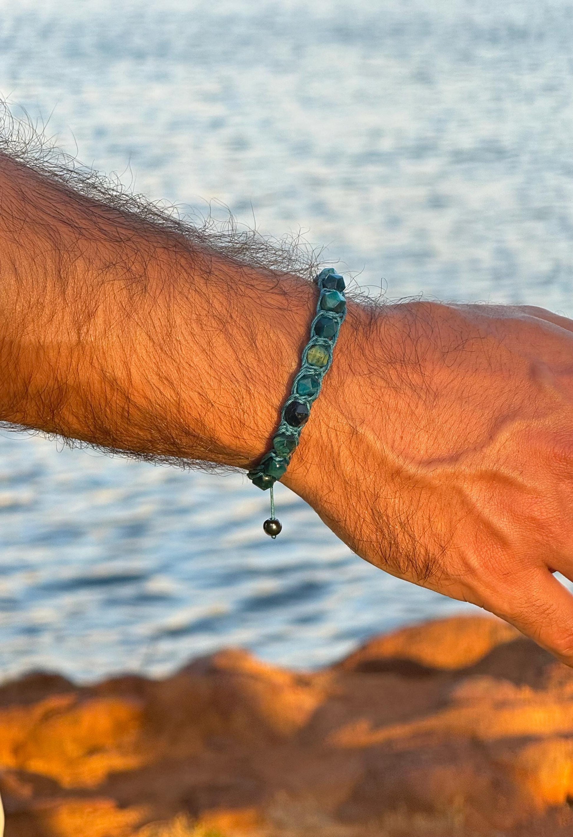 Handcrafted Natural Apatite Bracelet – Adjustable Macrame Stone Wristwear